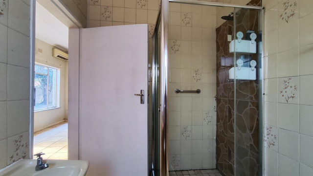 4 Bedroom Property for Sale in Verwoerdpark Gauteng