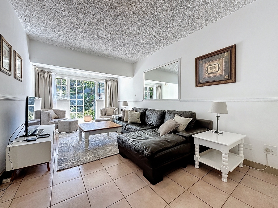 5 Bedroom Property for Sale in Silver Lakes Golf Estate Gauteng