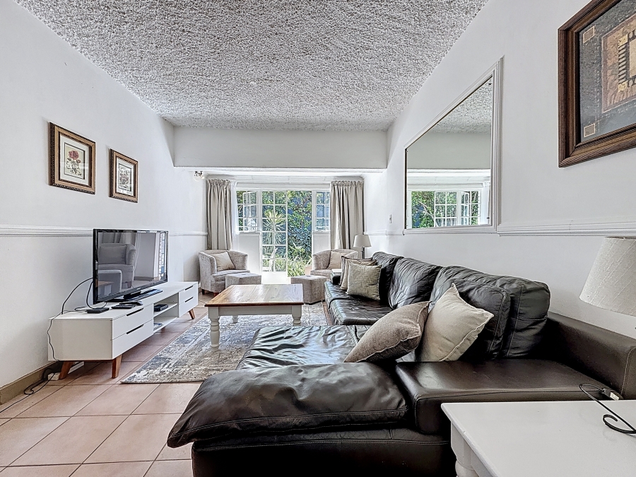 5 Bedroom Property for Sale in Silver Lakes Golf Estate Gauteng