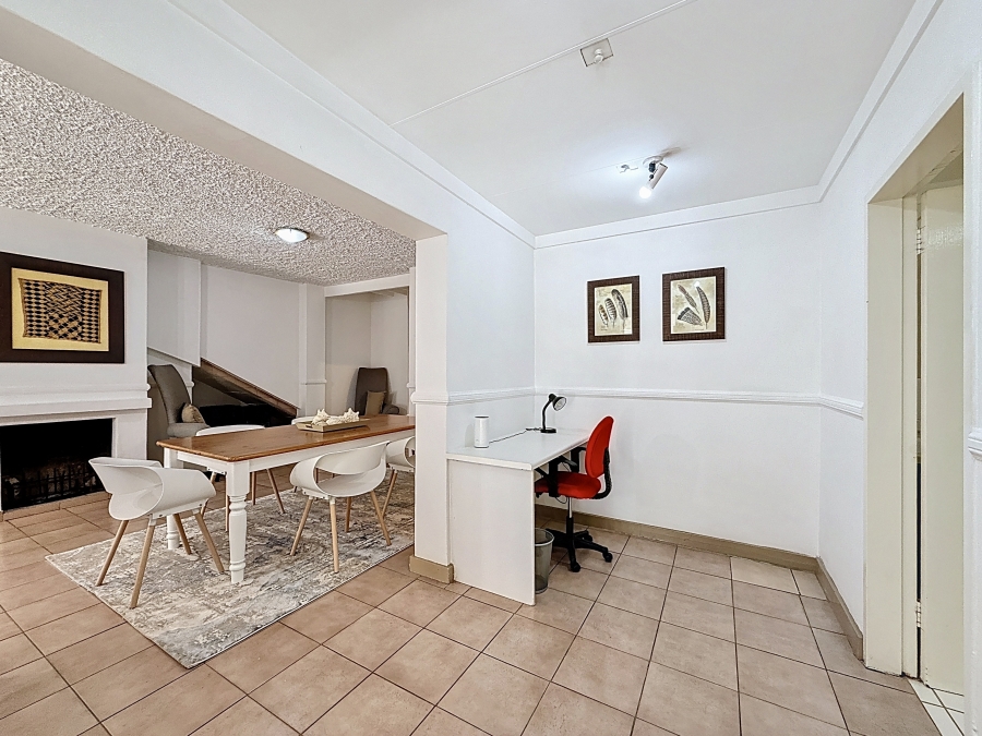 5 Bedroom Property for Sale in Silver Lakes Golf Estate Gauteng