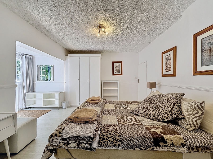 5 Bedroom Property for Sale in Silver Lakes Golf Estate Gauteng