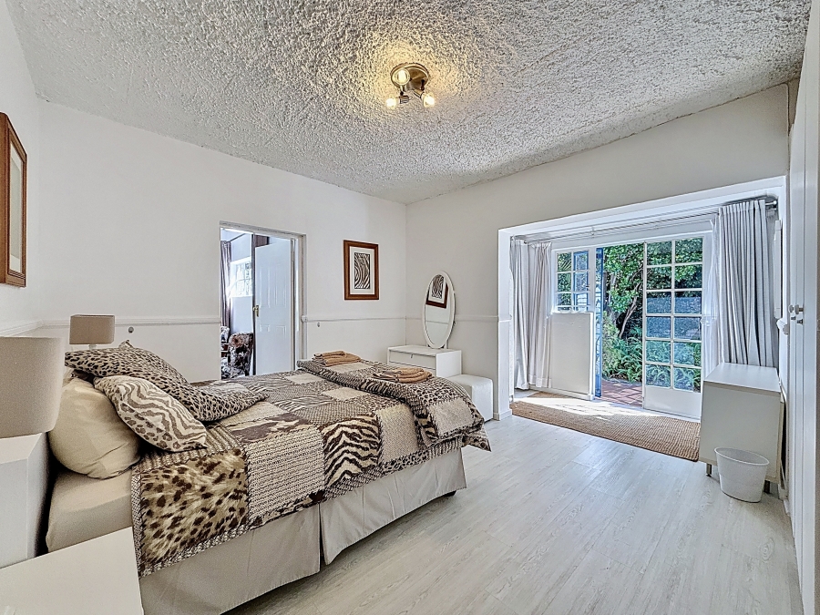 5 Bedroom Property for Sale in Silver Lakes Golf Estate Gauteng