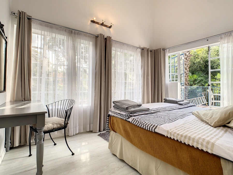 5 Bedroom Property for Sale in Silver Lakes Golf Estate Gauteng