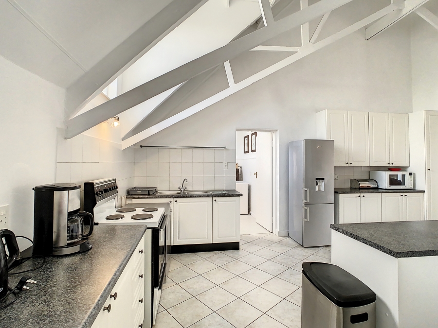 5 Bedroom Property for Sale in Silver Lakes Golf Estate Gauteng