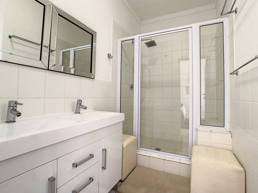 5 Bedroom Property for Sale in Silver Lakes Golf Estate Gauteng