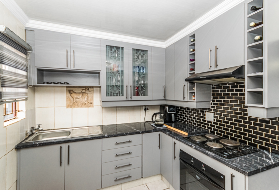3 Bedroom Property for Sale in Protea Glen Gauteng