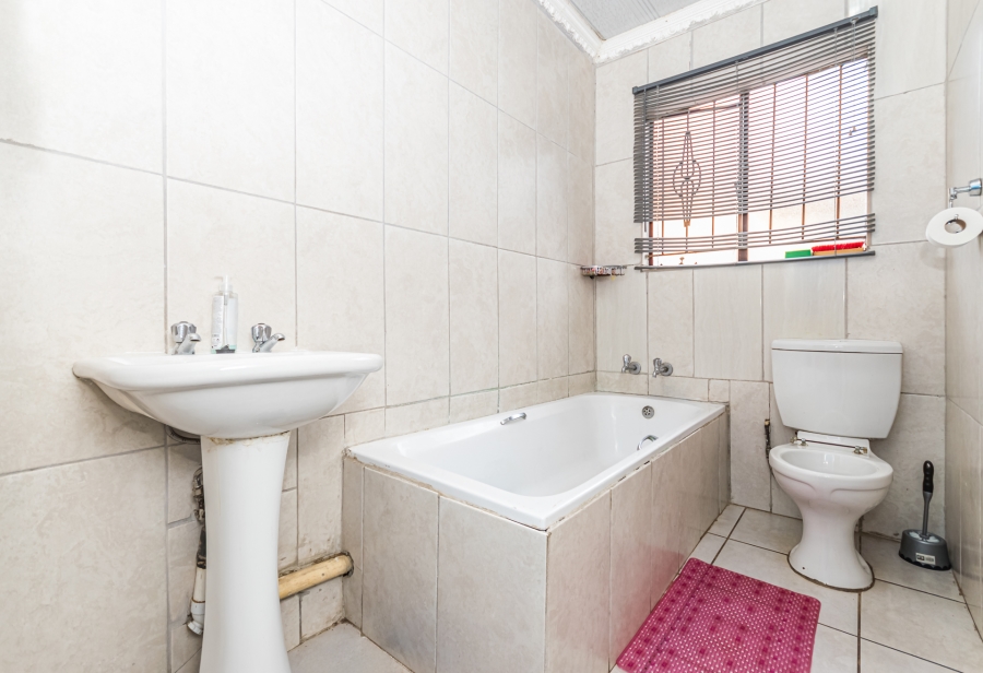 3 Bedroom Property for Sale in Protea Glen Gauteng