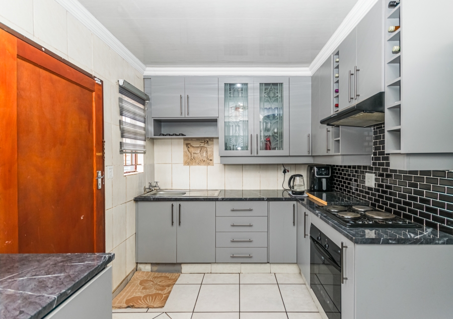 3 Bedroom Property for Sale in Protea Glen Gauteng