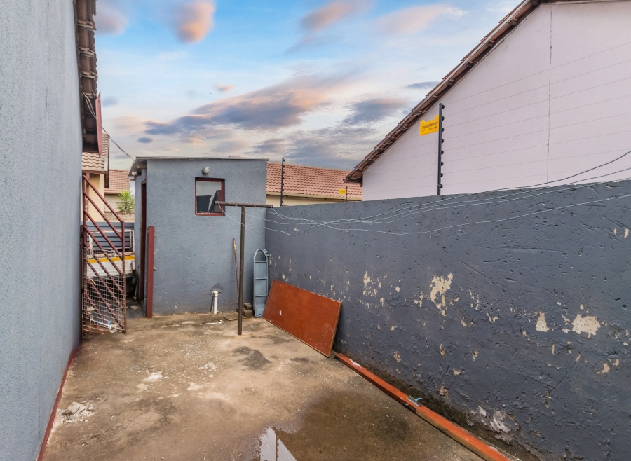 3 Bedroom Property for Sale in Protea Glen Gauteng