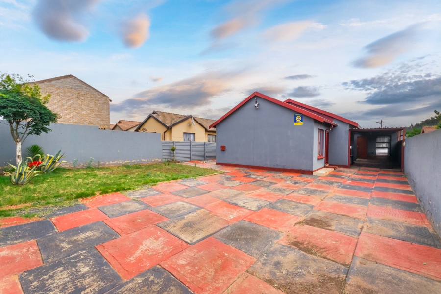 3 Bedroom Property for Sale in Protea Glen Gauteng