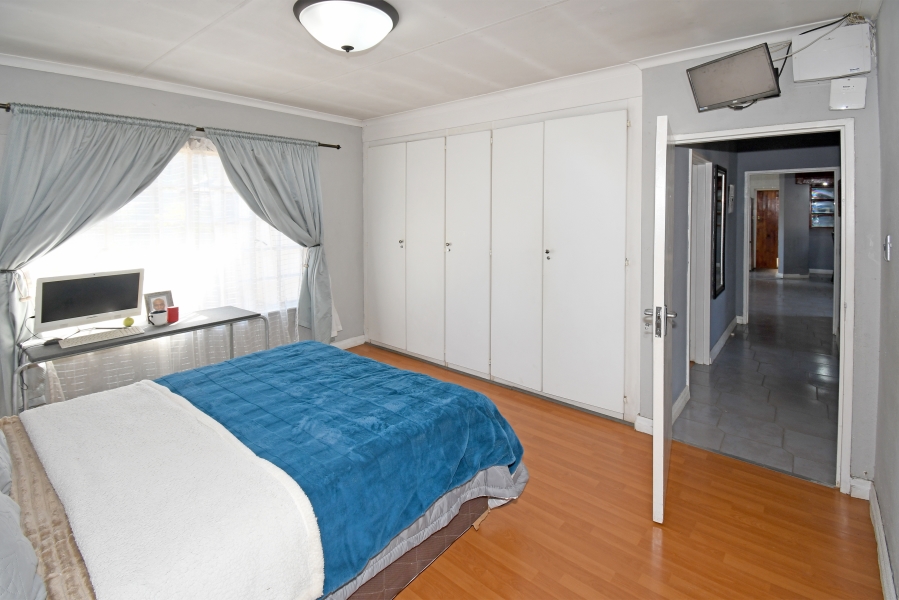 4 Bedroom Property for Sale in Bloubosrand Gauteng