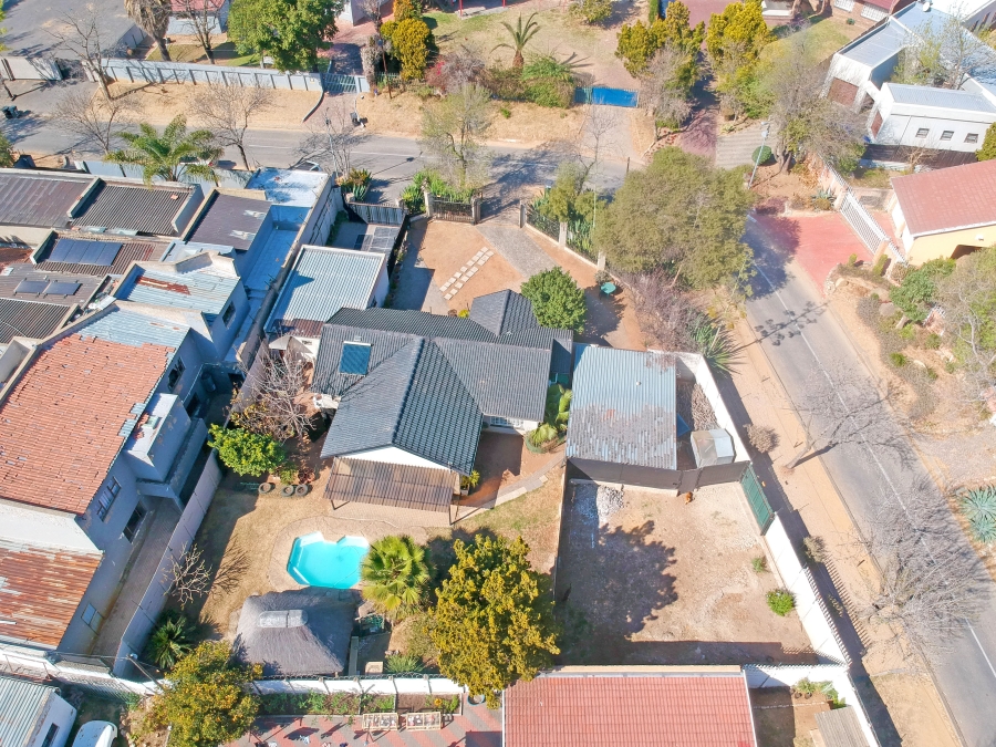 4 Bedroom Property for Sale in Bloubosrand Gauteng