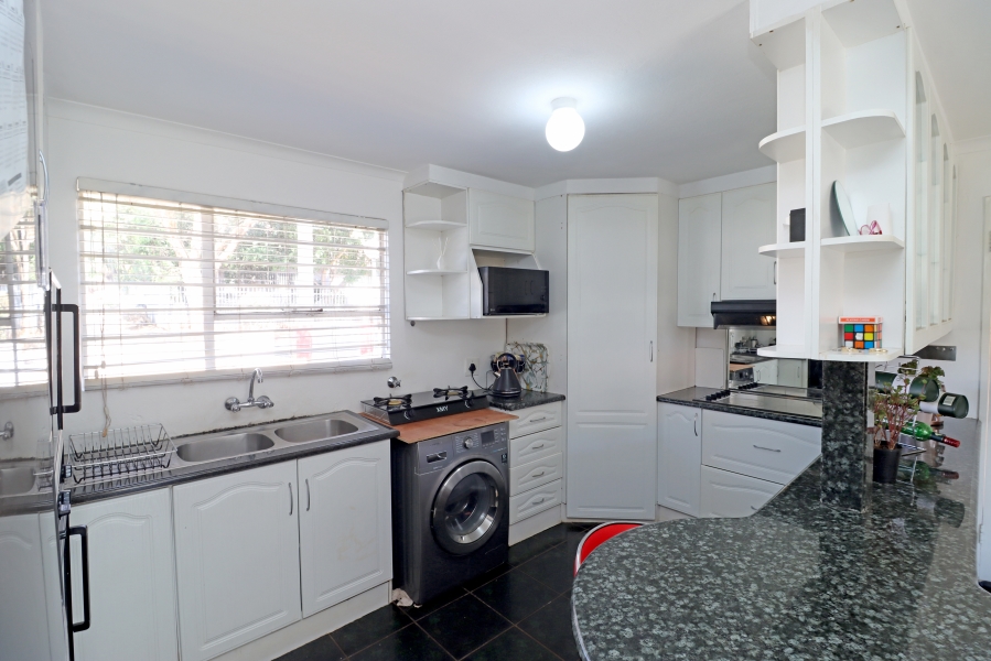 3 Bedroom Property for Sale in Weltevreden Park Gauteng