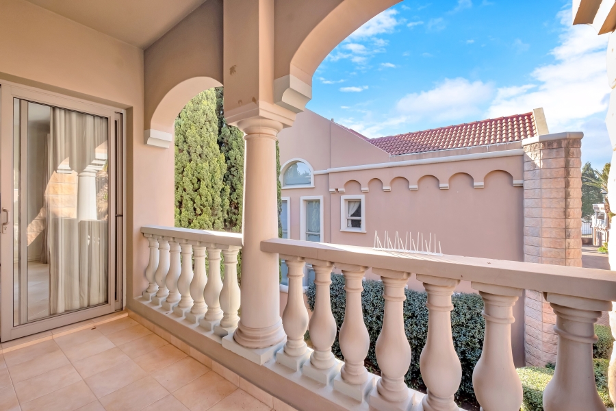 2 Bedroom Property for Sale in Dunkeld West Gauteng