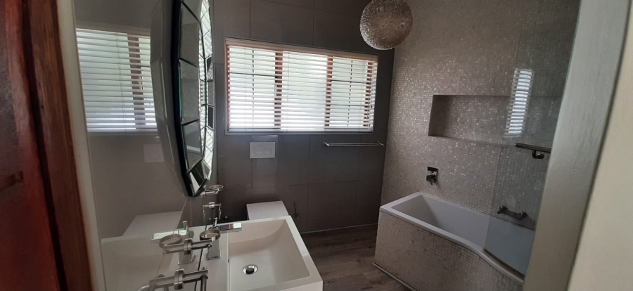 4 Bedroom Property for Sale in Waterkloof Gauteng