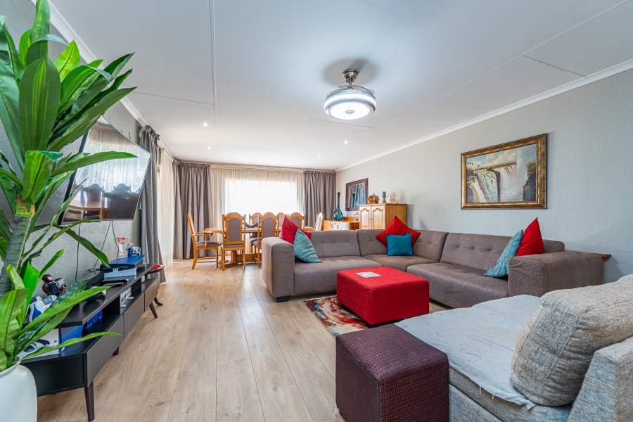 3 Bedroom Property for Sale in Honeydew Gauteng