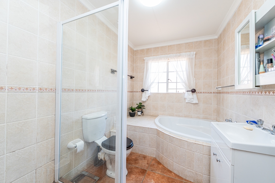 3 Bedroom Property for Sale in Honeydew Gauteng