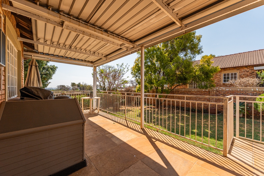 3 Bedroom Property for Sale in Honeydew Gauteng