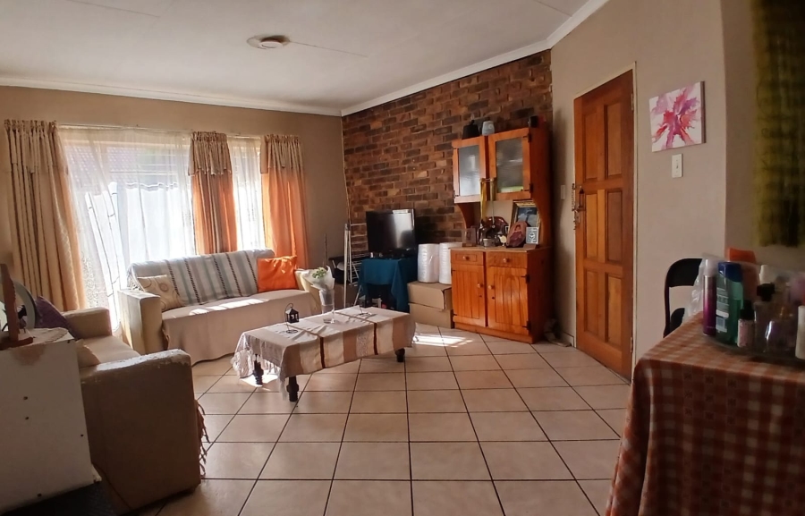 2 Bedroom Property for Sale in Wierda Park Gauteng