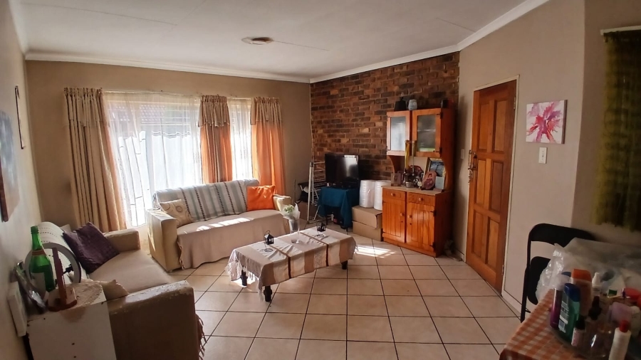2 Bedroom Property for Sale in Wierda Park Gauteng