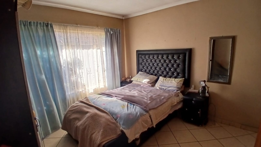 2 Bedroom Property for Sale in Wierda Park Gauteng