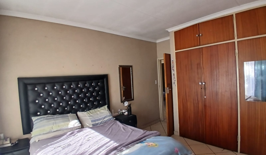 2 Bedroom Property for Sale in Wierda Park Gauteng