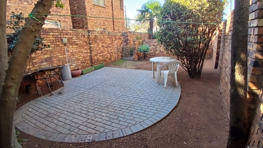 2 Bedroom Property for Sale in Wierda Park Gauteng