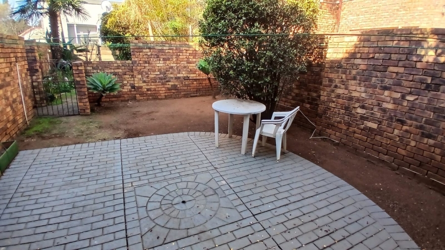 2 Bedroom Property for Sale in Wierda Park Gauteng