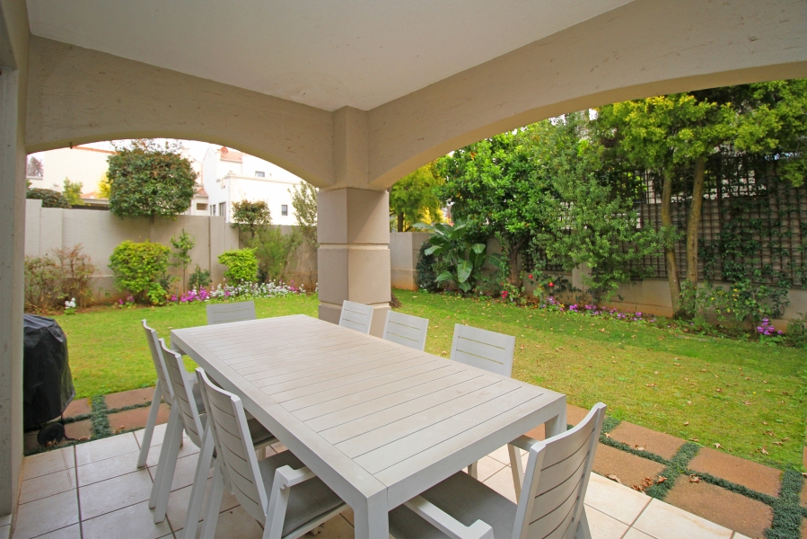 2 Bedroom Property for Sale in Waverley Gauteng