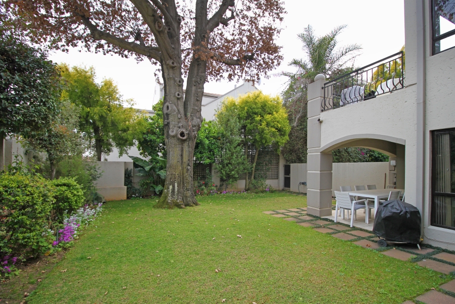 2 Bedroom Property for Sale in Waverley Gauteng