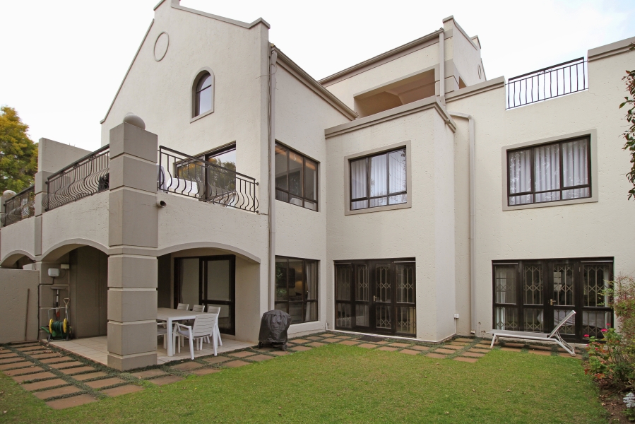 2 Bedroom Property for Sale in Waverley Gauteng