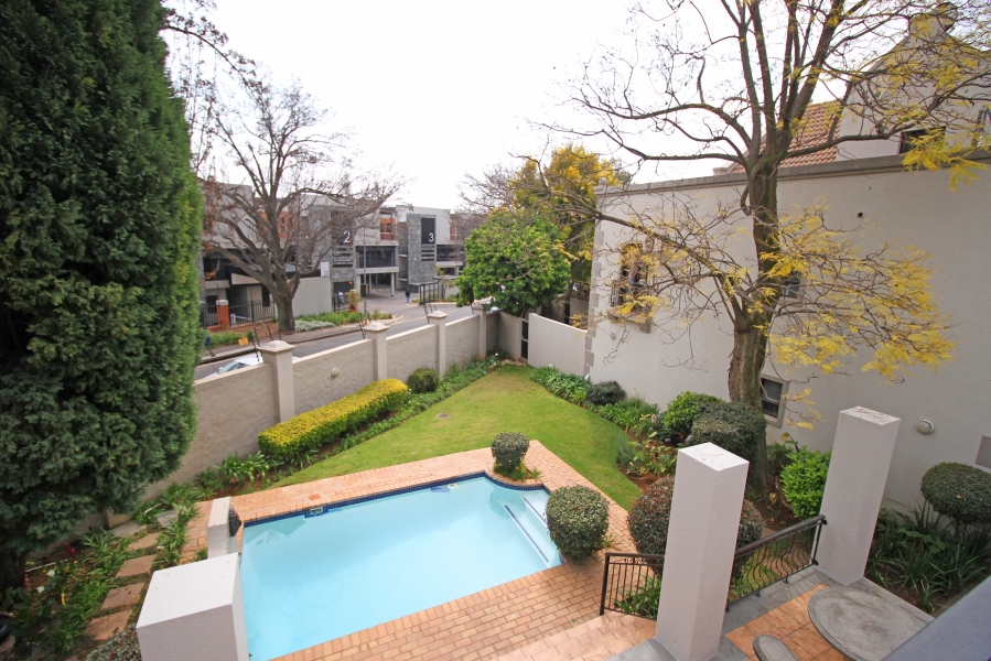 2 Bedroom Property for Sale in Waverley Gauteng