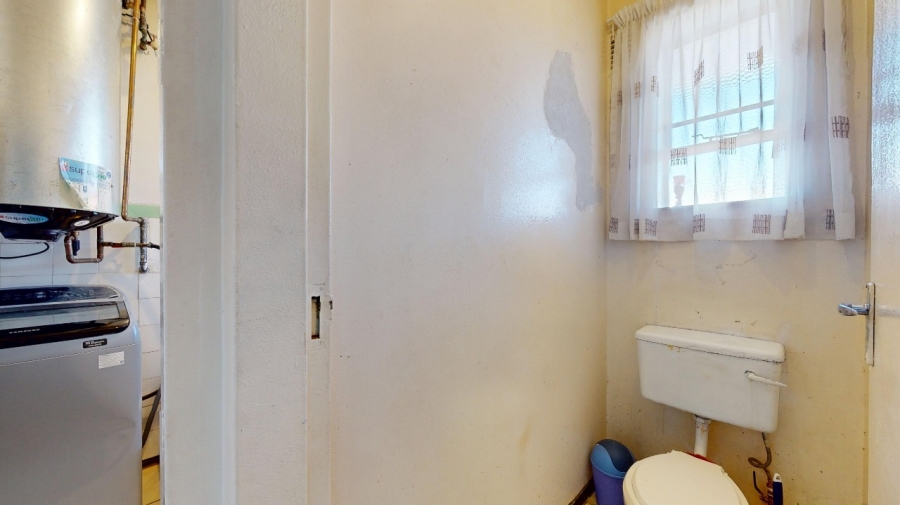 To Let 1 Bedroom Property for Rent in Lambton Gauteng