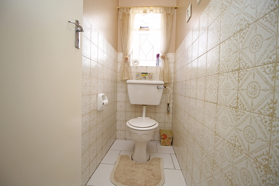 6 Bedroom Property for Sale in Kensington Gauteng