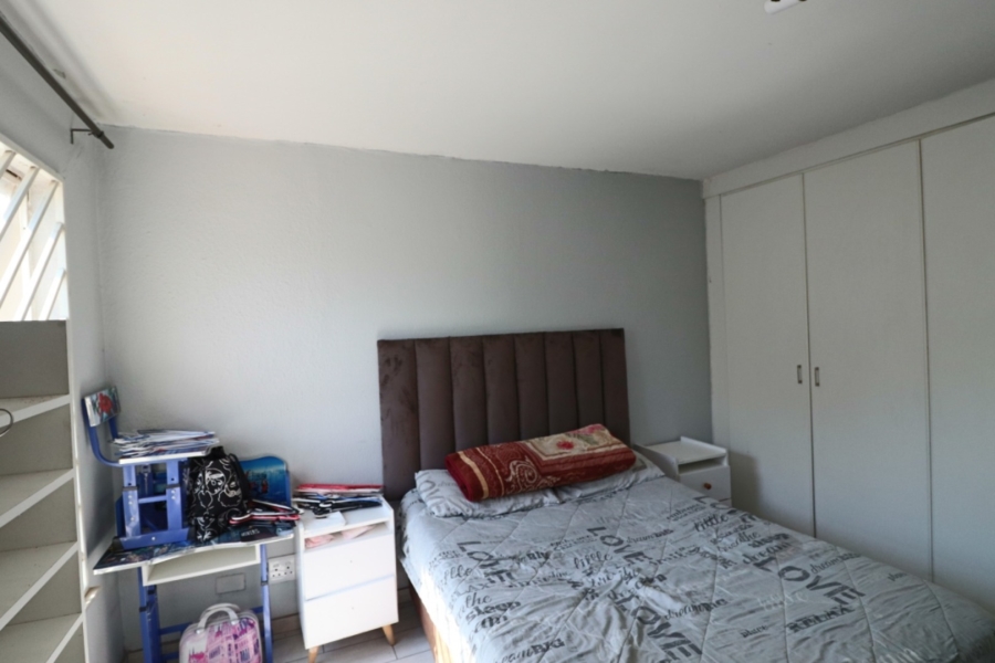 To Let 2 Bedroom Property for Rent in Bryanston Gauteng