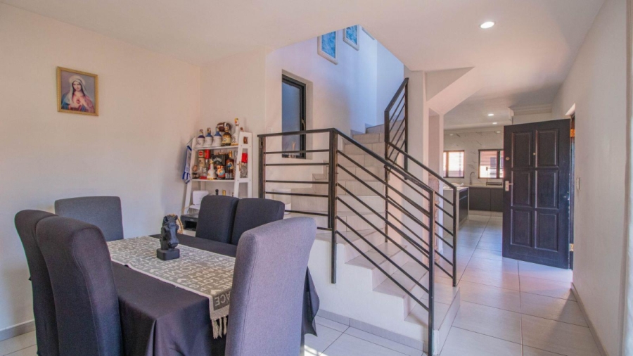 2 Bedroom Property for Sale in Buurendal Gauteng