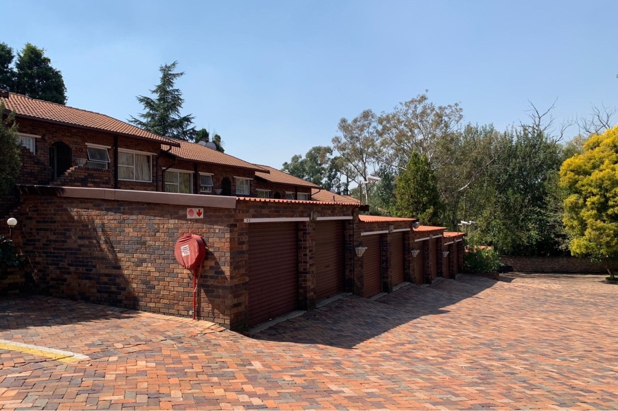 To Let 2 Bedroom Property for Rent in Buccleuch Gauteng