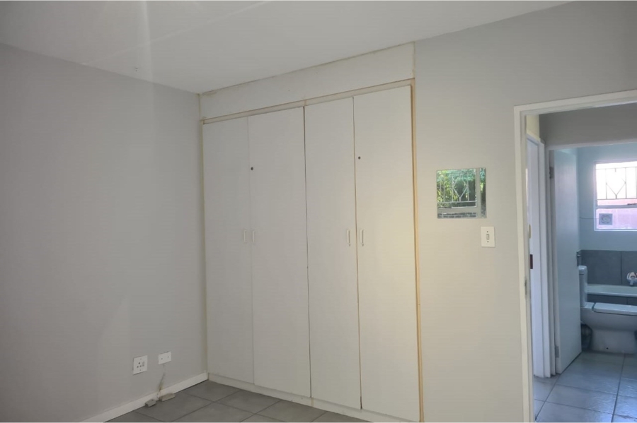 To Let 2 Bedroom Property for Rent in Buccleuch Gauteng
