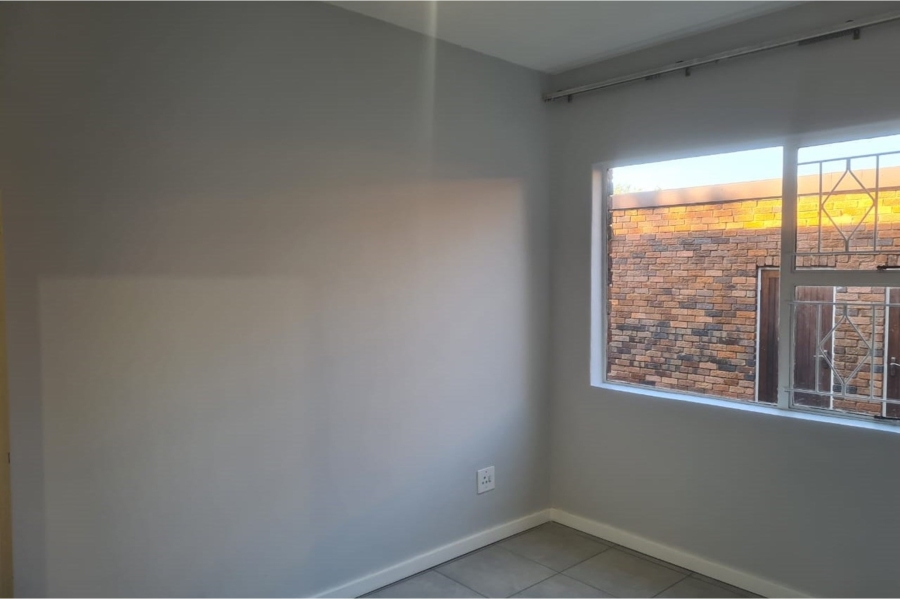To Let 2 Bedroom Property for Rent in Buccleuch Gauteng