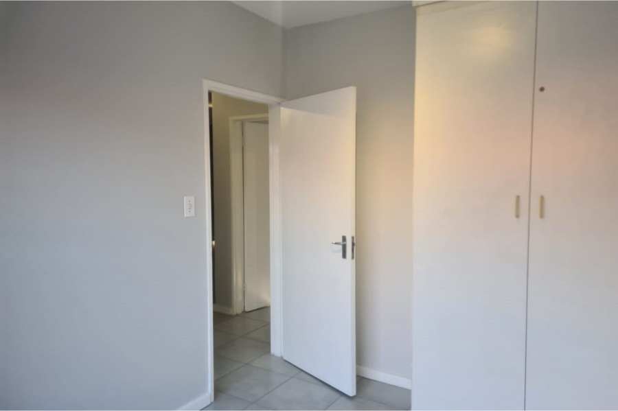 To Let 2 Bedroom Property for Rent in Buccleuch Gauteng