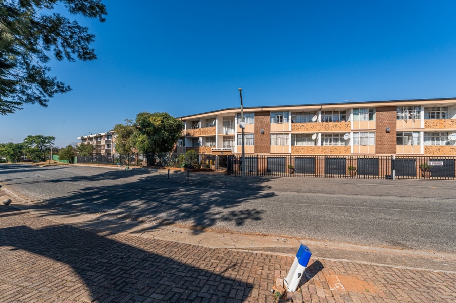 2 Bedroom Property for Sale in Florida Park Gauteng