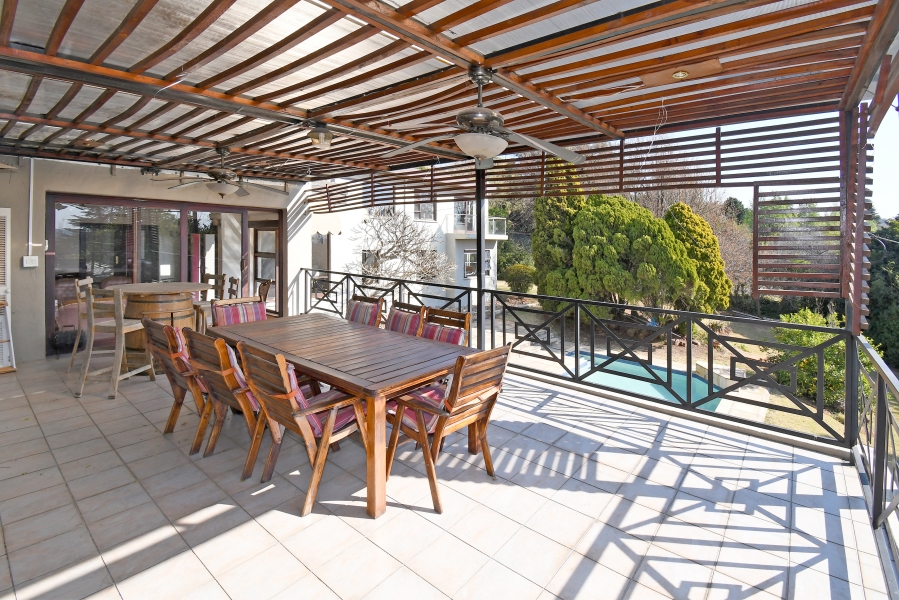 To Let 5 Bedroom Property for Rent in Valeriedene Gauteng