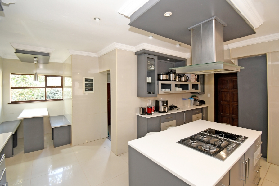 To Let 5 Bedroom Property for Rent in Valeriedene Gauteng