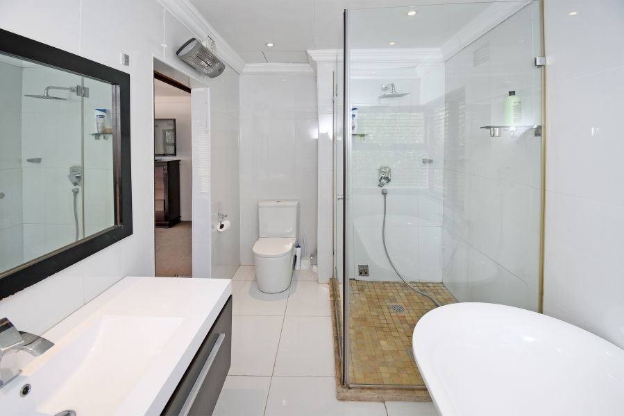 To Let 5 Bedroom Property for Rent in Valeriedene Gauteng