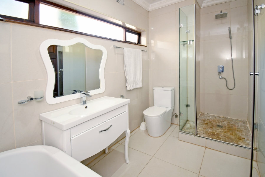 To Let 5 Bedroom Property for Rent in Valeriedene Gauteng