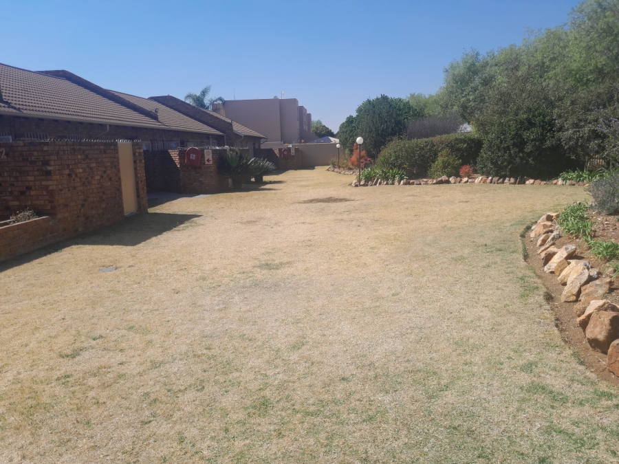 To Let 3 Bedroom Property for Rent in Randhart Gauteng