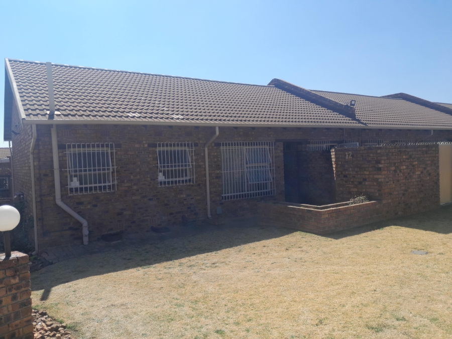 To Let 3 Bedroom Property for Rent in Randhart Gauteng