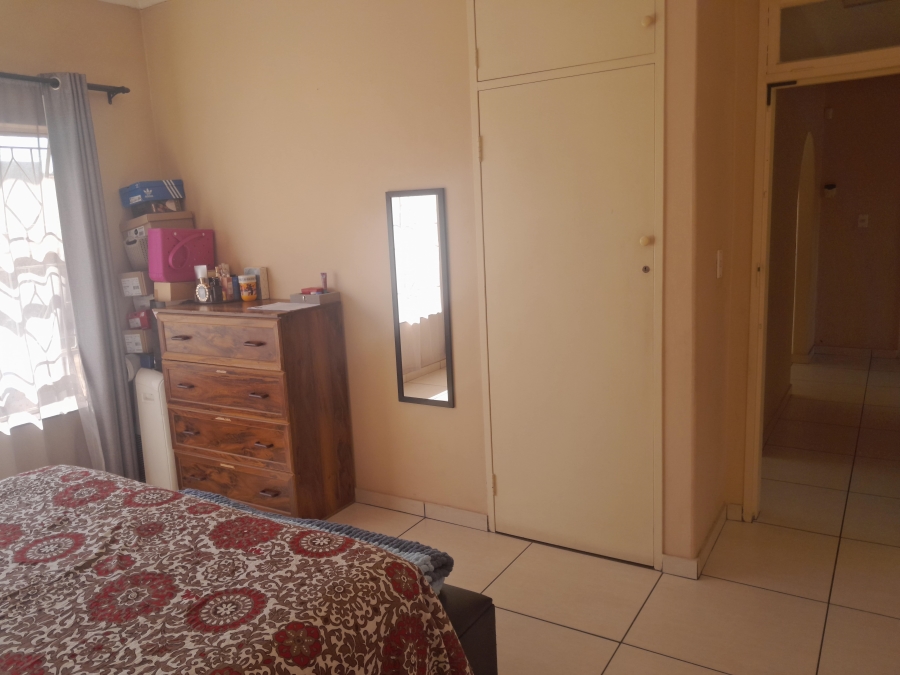 To Let 3 Bedroom Property for Rent in Randhart Gauteng