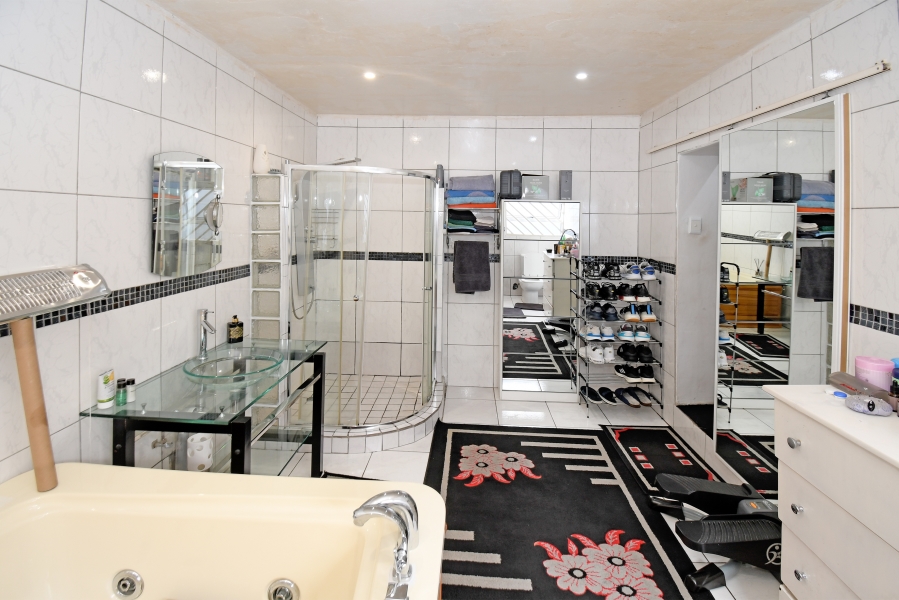 4 Bedroom Property for Sale in Crosby Gauteng