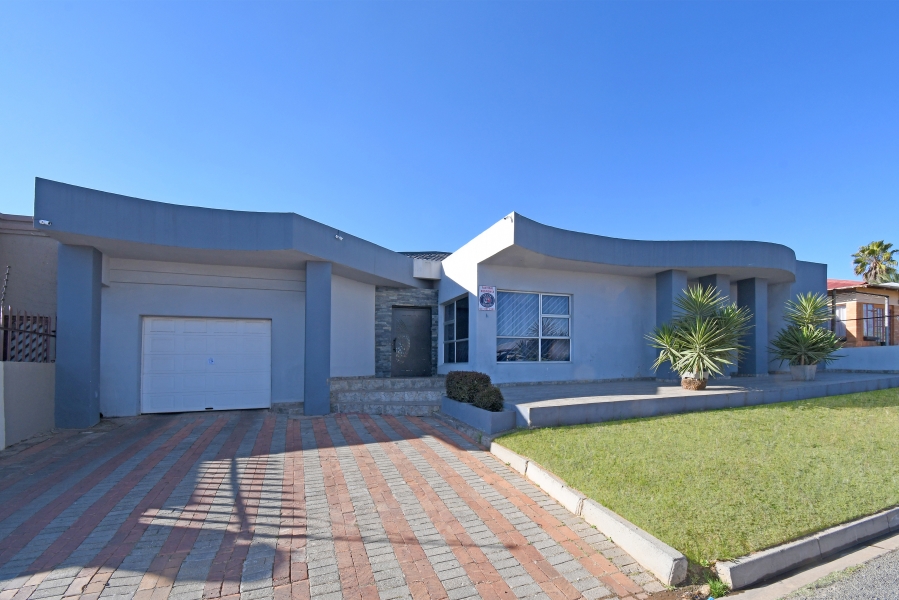 4 Bedroom Property for Sale in Crosby Gauteng